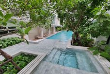 游泳池 CHERN Bangkok Boutique Hostel