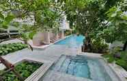 Swimming Pool 3 CHERN Bangkok Boutique Hostel