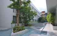 สระว่ายน้ำ 5 CHERN Bangkok Boutique Hostel