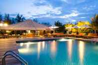 Kolam Renang Lawana Escape Beach Resort