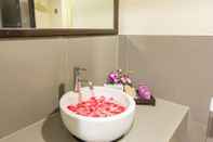 In-room Bathroom Phuvaree Resort 