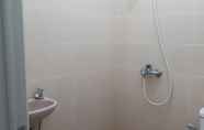 Toilet Kamar 7 Beringin Golf Lippo Karawaci Guest House