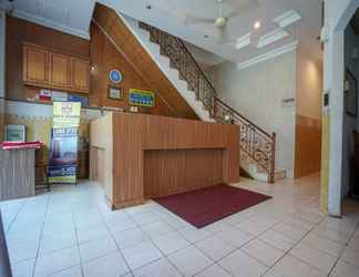 Lobby 2 SUPER OYO 1173 Hotel Shofa Marwah