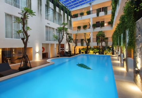 Kolam Renang Dwijaya House Of Pakubuwono