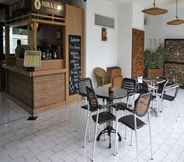 Bar, Cafe and Lounge 6 Hotel Purimira