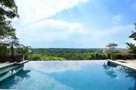 Swimming Pool Villa Bayu 