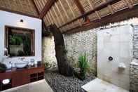 In-room Bathroom Villa Bayu 