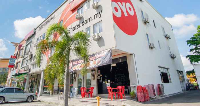 Bangunan OYO 383 V3 Hotel Nusajaya