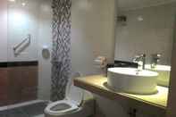 In-room Bathroom Hotel Kharisma 1 Madiun