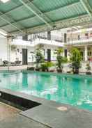 SWIMMING_POOL SUPER OYO 409 Pondok Helomi