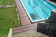 Swimming Pool Villa Miramesa by DCM