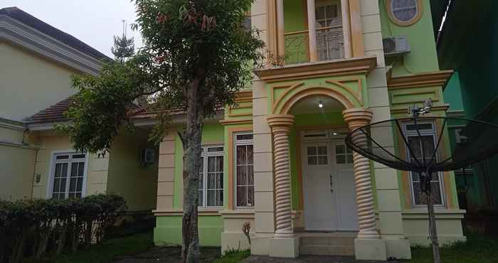 Bangunan Villa Kota Bunga Air Mancur