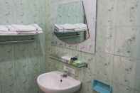 In-room Bathroom Hotel Alam Sutra