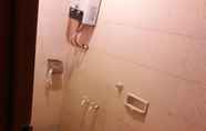 In-room Bathroom 5 Villa Bambu 4 @Sangkuriang Village