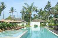 Kolam Renang The Living Pool Villas