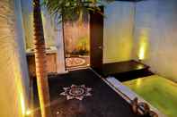 Kolam Renang Renon Garden Suites Villas