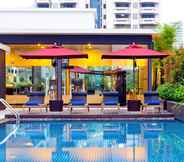 Swimming Pool 3 Park Plaza Bangkok Soi 18