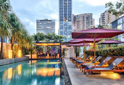 สระว่ายน้ำ Park Plaza Bangkok Soi 18