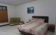 Kamar Tidur 4 New Bajo Beach Hotel