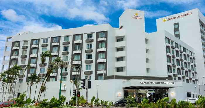 Bên ngoài Grand Margherita Hotel