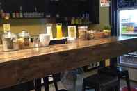 Bar, Cafe and Lounge Fulfill Phuket Hostel (SHA)