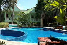 スイミングプール Rattana Guesthouse & Bungalow