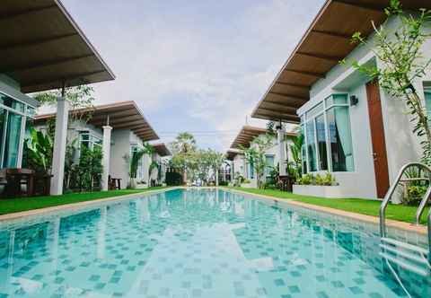 Kolam Renang T-Raya Resort Pranburi