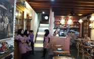 Bar, Kafe dan Lounge 5 Barong Hotel