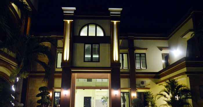 Lobi Hotel Grand Mahkota Lamongan