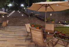 Bar, Kafe, dan Lounge 6 Sindang Reret Cikole