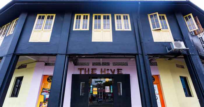 Bên ngoài The Hive Singapore Hostel