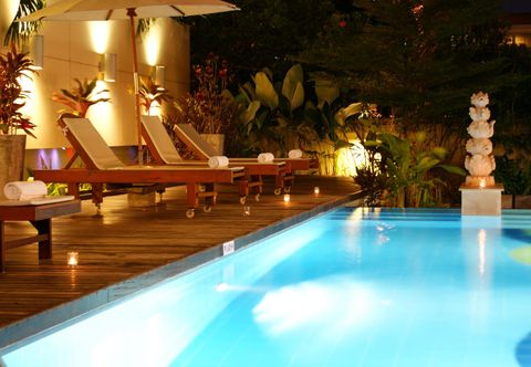 Swimming Pool Bella Villa Metro