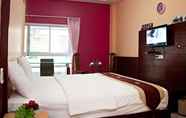 Bedroom 5 Le Platinum Inn