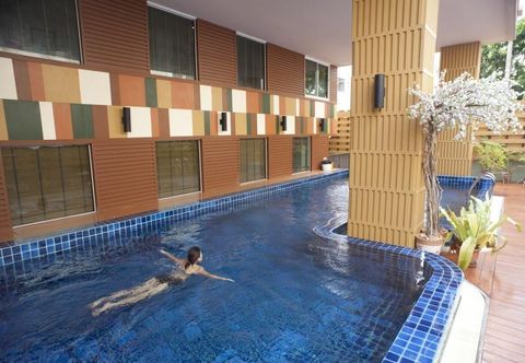 Swimming Pool Prom Ratchada Residence & Spa
