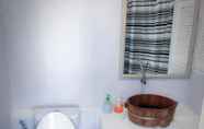 Toilet Kamar 6 Rinrada Loft Resident