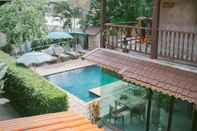 Swimming Pool Buri Gallery House