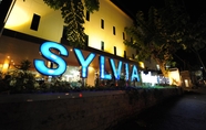 Exterior 5 Sylvia Hotel Budget