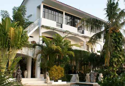 Bangunan Villa Buah