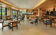 Restaurant 5 Royal Tulip Gunung Geulis Resort and Golf