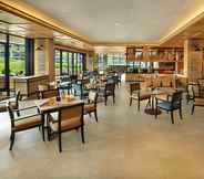 Restaurant 5 Royal Tulip Gunung Geulis Resort and Golf