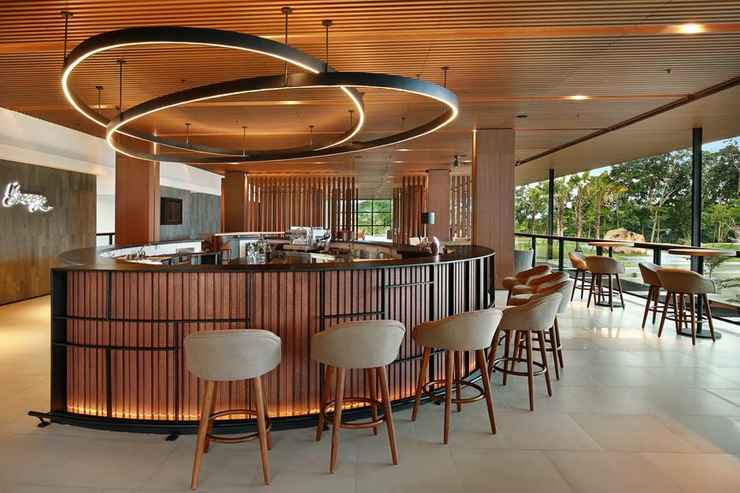 BAR_CAFE_LOUNGE Royal Tulip Gunung Geulis Resort and Golf