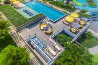 Swimming Pool Royal Tulip Gunung Geulis Resort and Golf