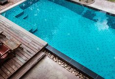 สระว่ายน้ำ 2 Vana Varin Resort Hua Hin