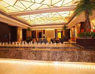 Lobby 2 Crimson Hotel Filinvest City Manila