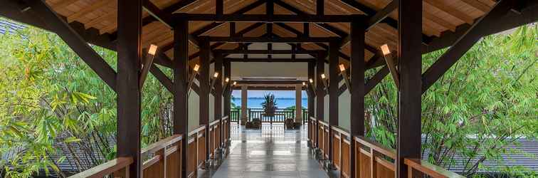 Lobby Crimson Resort and Spa Mactan