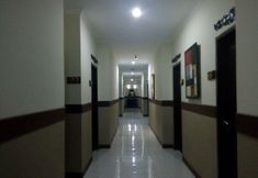 外観 2 New Ramayana Hotel