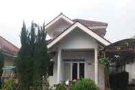 Exterior Villa Kota Bunga Melati