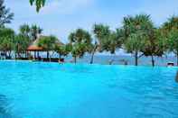 Kolam Renang Lanta Miami Resort