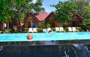 Kolam Renang 7 Lanta Miami Resort