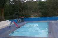 Swimming Pool Rindu Sempadan Karina 1